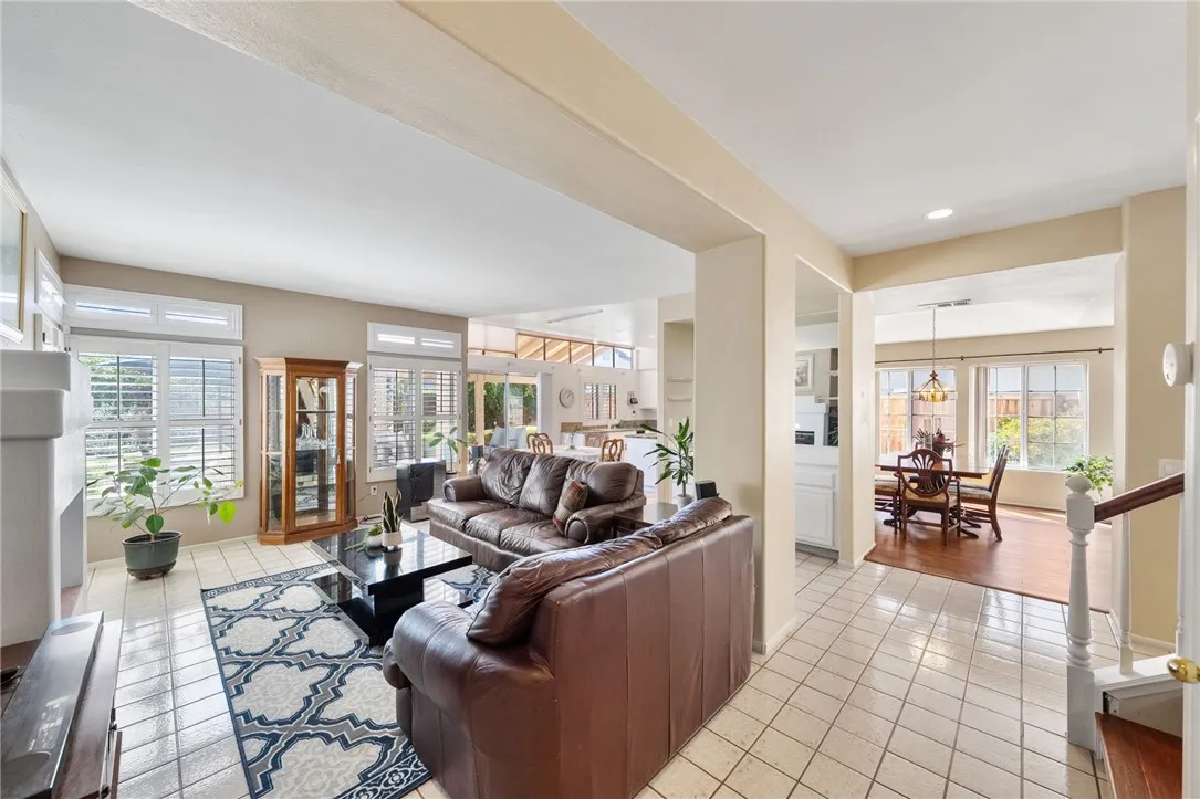 42154 Thoroughbred Lane, Murrieta, California 92562 home-pic-10